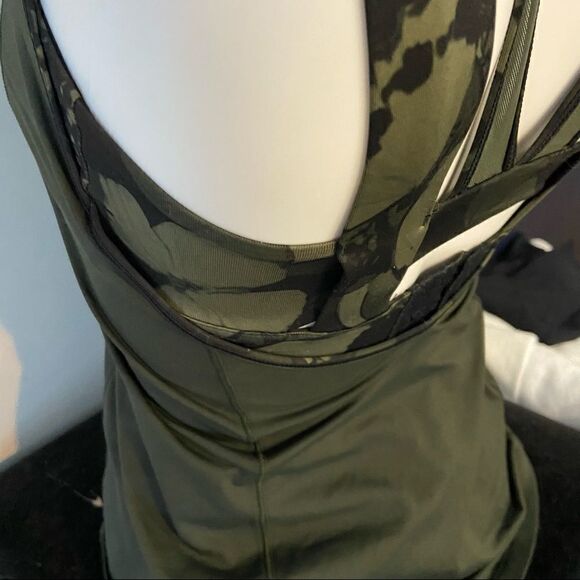 Lululemon Super Sport Tank Gator Green size 4 - Picture 6 of 8